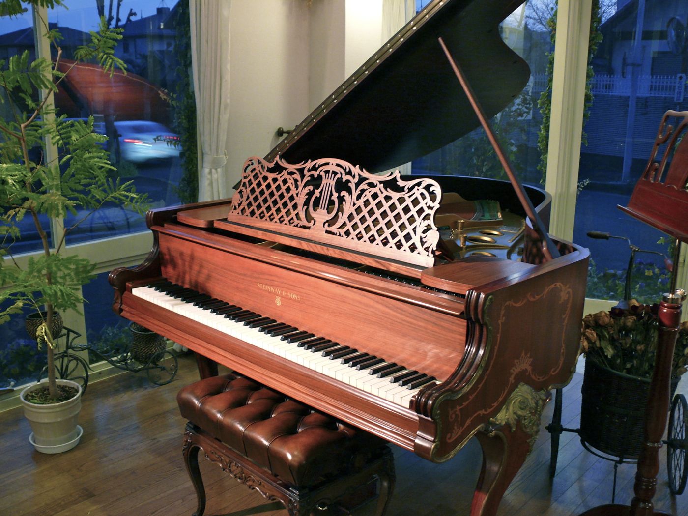 グランドピアノの写真2